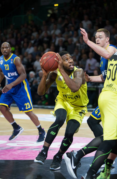 使得对方防 使得对方防